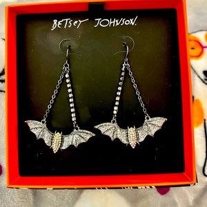 NIB Betsey Johnson Halloween Bat earrings